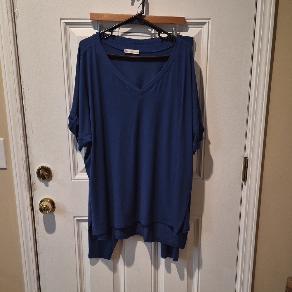 Casual Navy V-Neck 2 pc. Outfit.